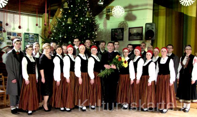 Vilku mēneša sadancošanās